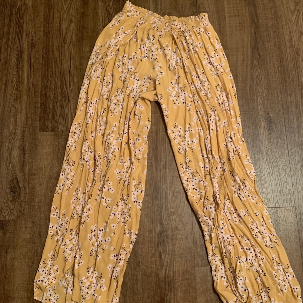 Flowing pants